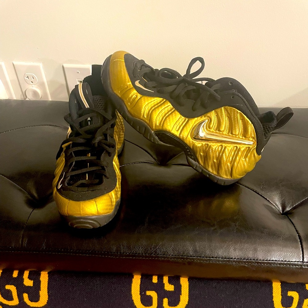 Nike Foam Posites Gold and Black in great shape